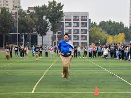 里程悲 詹姆斯达成湖人生涯3500助攻 准三双末节13分难阻惜败